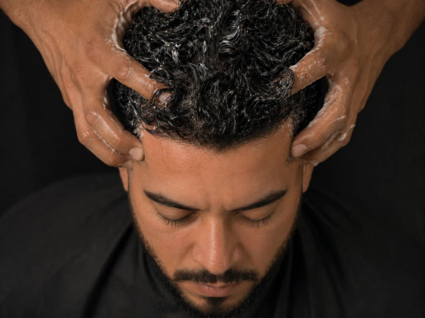 Hidratação capilar masculina na Barbearia Tramontta